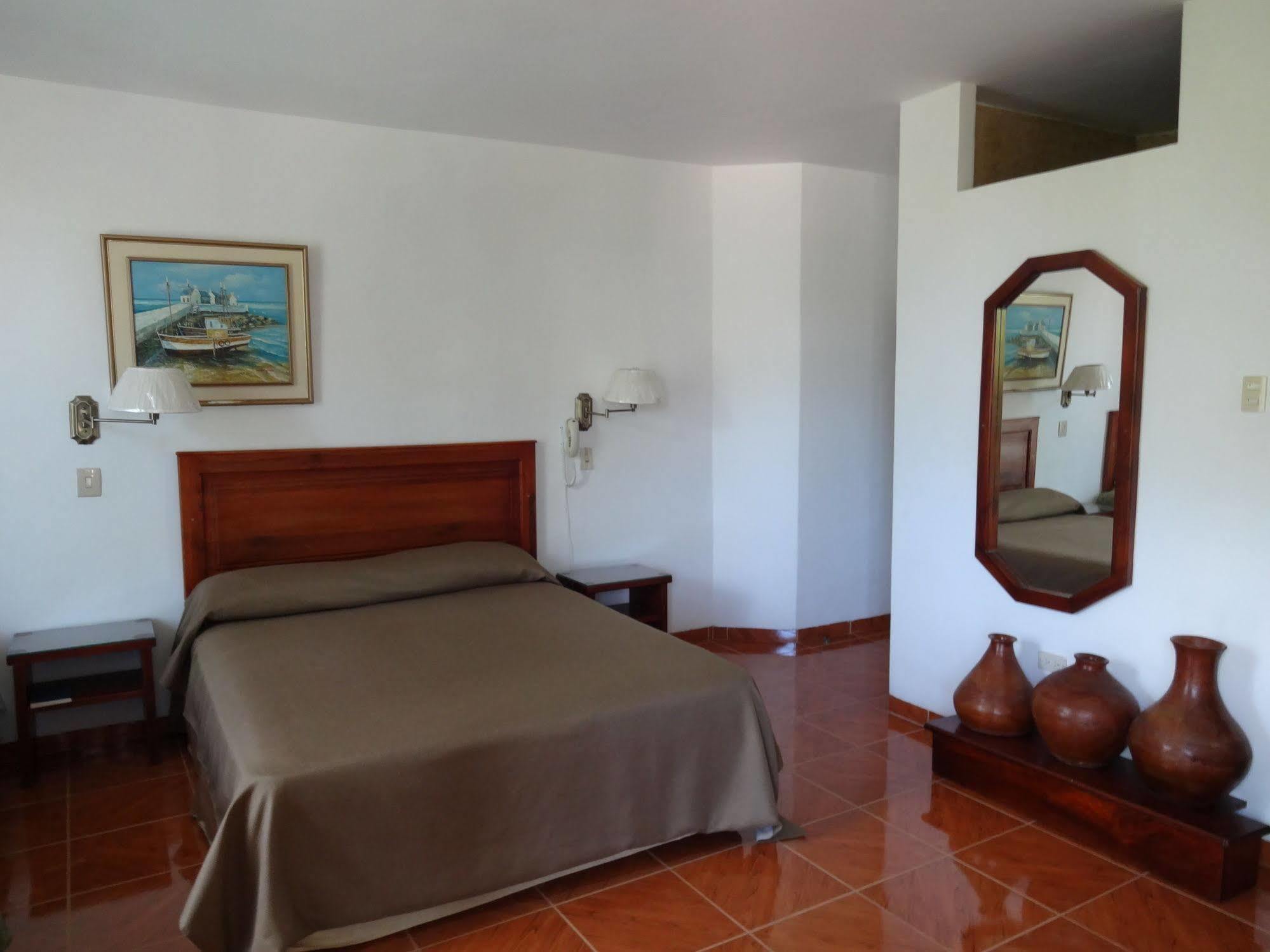 Hotel Pacifico Puerto López Extérieur photo