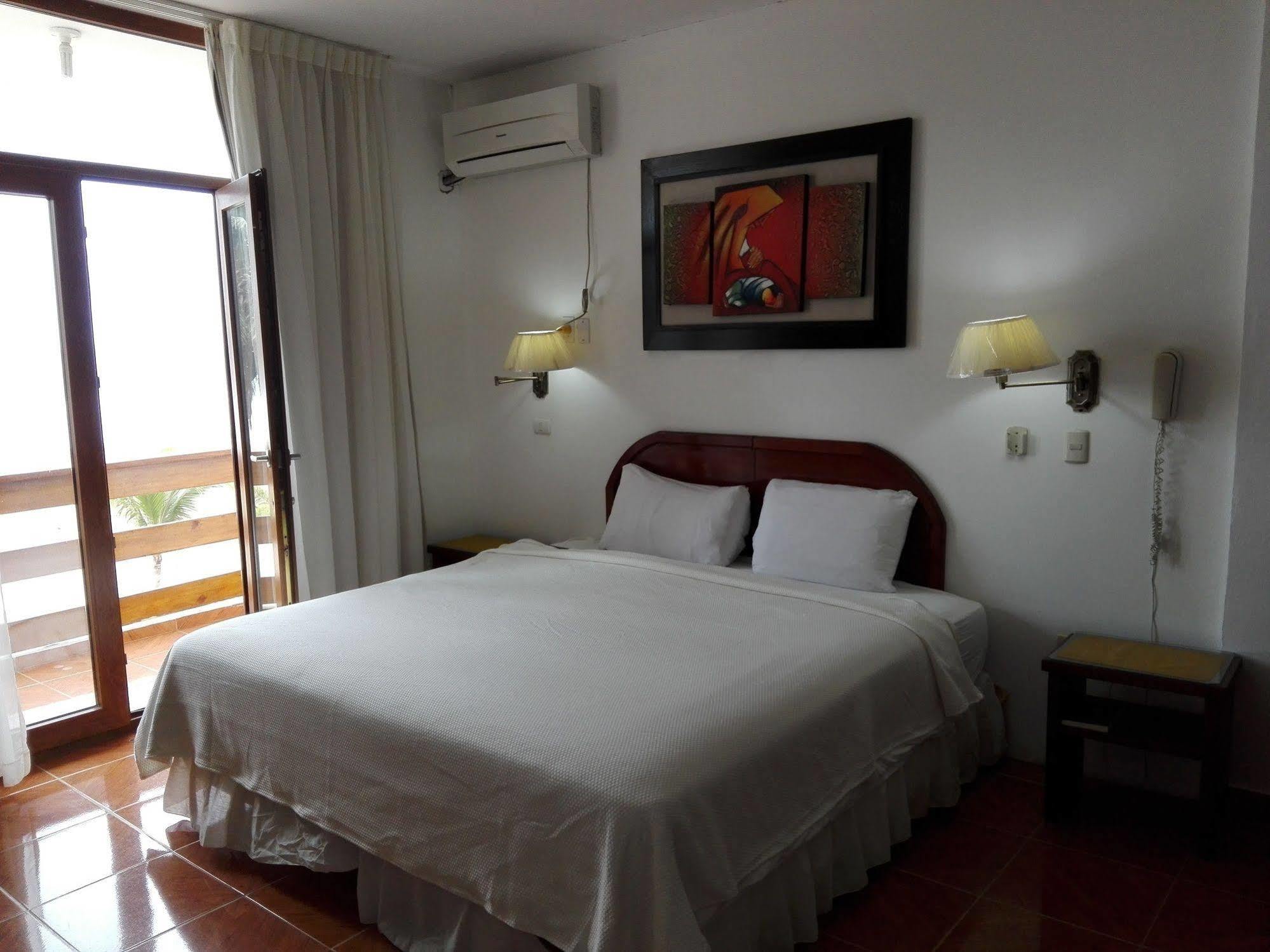 Hotel Pacifico Puerto López Extérieur photo
